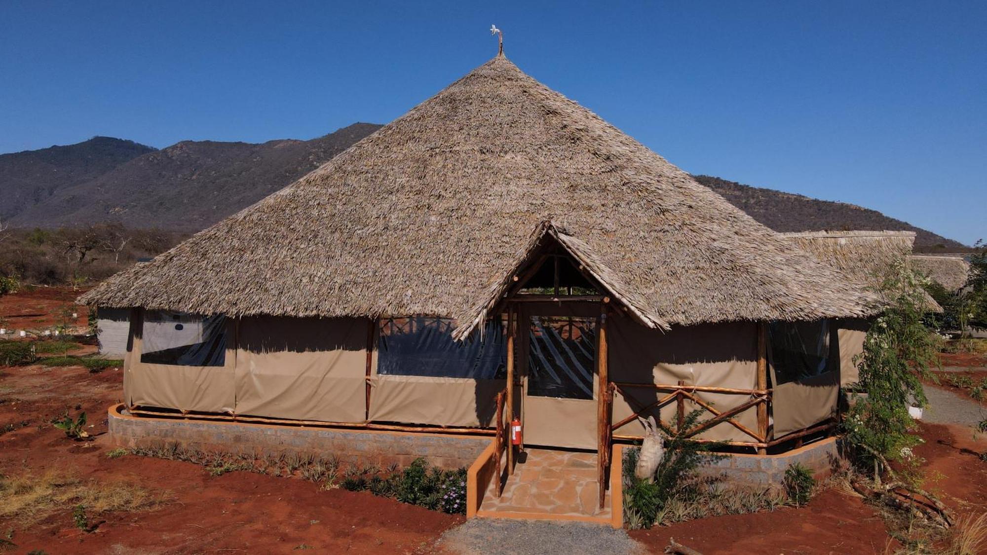 Tausa Tsavo Eco Lodge Voi المظهر الخارجي الصورة